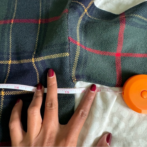 Tahari | Small Plaid Turtle Neck Sweater - Picture 4 of 7